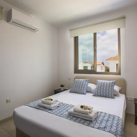 Levanda 29 * Paralimni